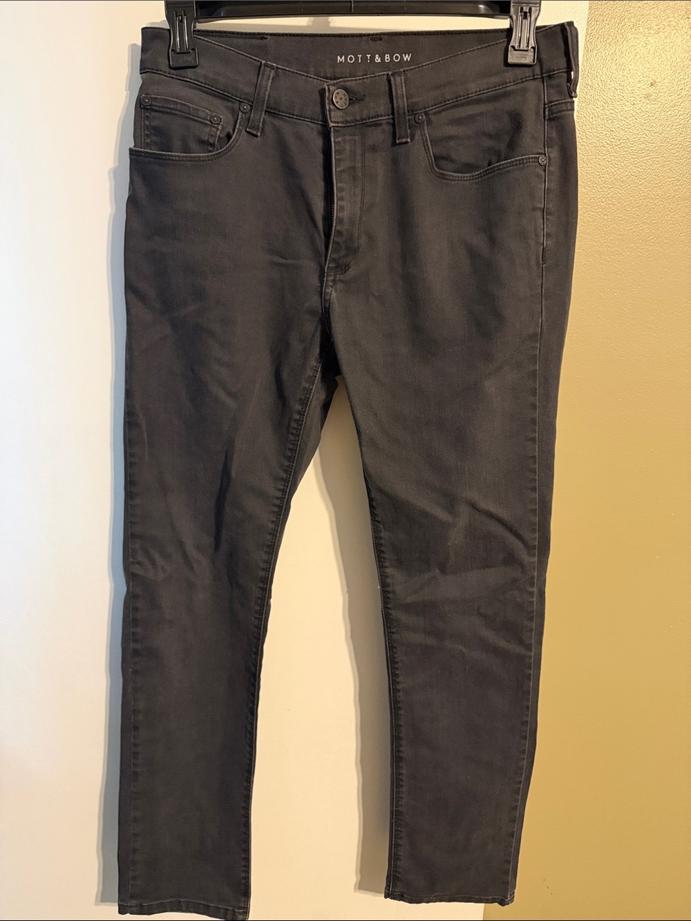 Mott & Bow Men’s Slim Jeans in Black w31 l32